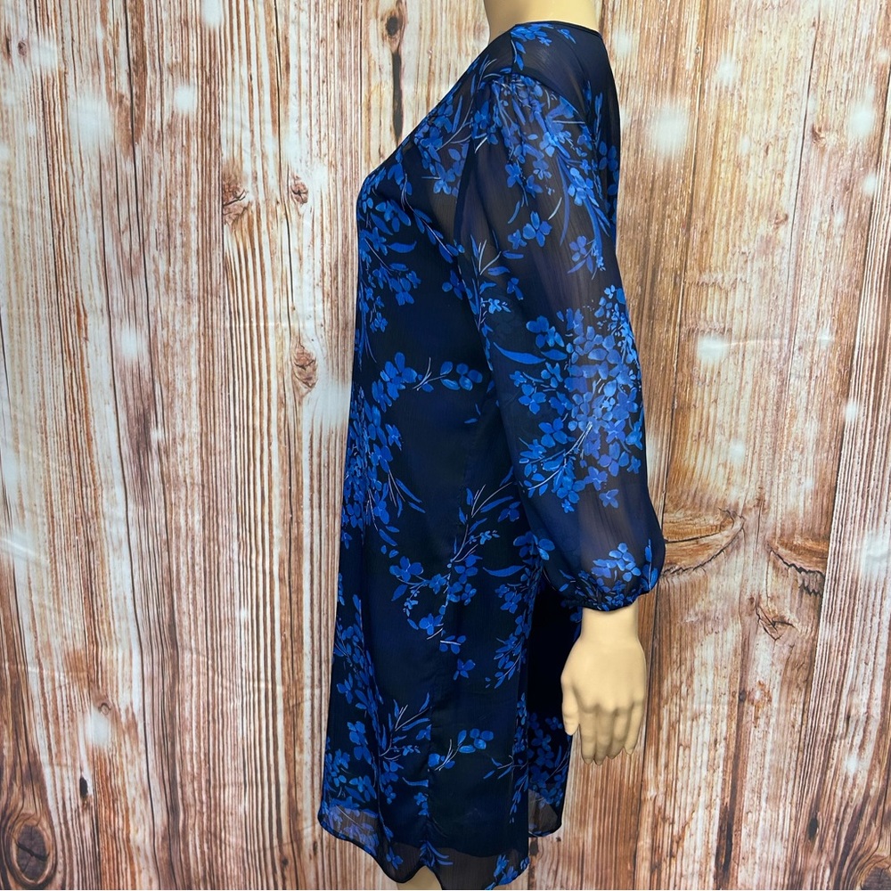 Express‎ Sheer Overlay Dress - Picture 4 of 9